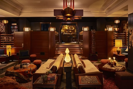 Interior. Freehand Chicago