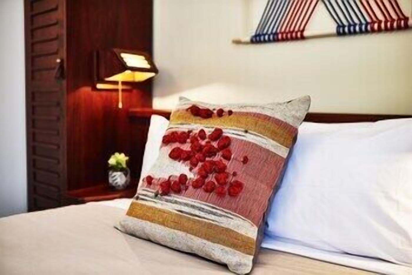 Premium bedding, in-room safe, blackout drapes, iron/ironing board