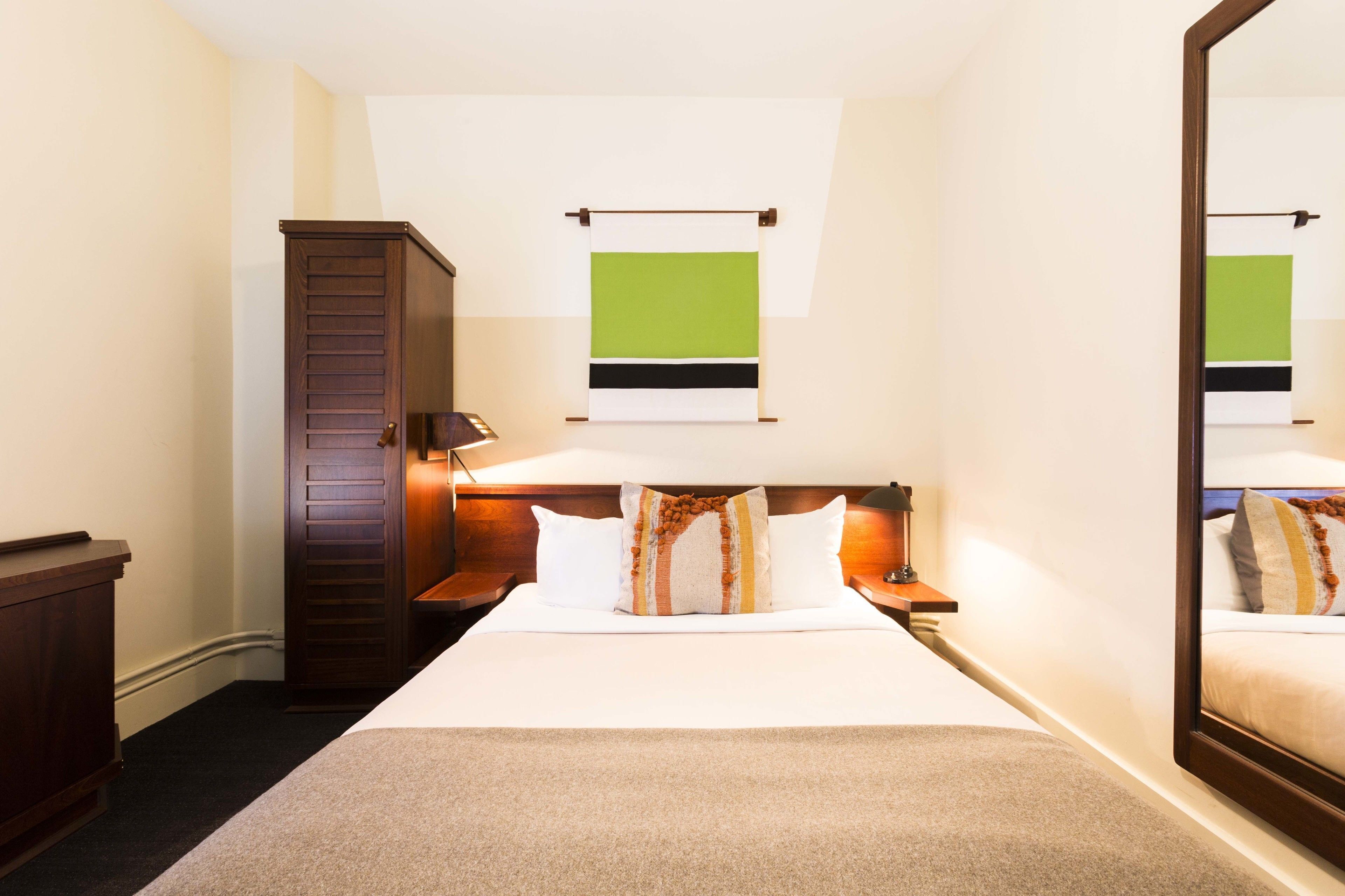 Premium bedding, in-room safe, blackout drapes, iron/ironing board