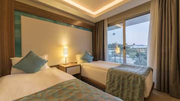 Minibar, in-room safe, soundproofing, Internet