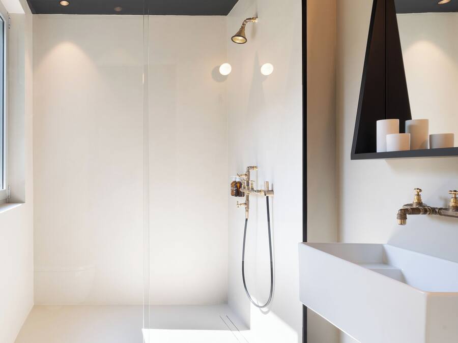 Deluxe Double Room | Bathroom | Shower, eco-friendly toiletries, hair dryer, towels