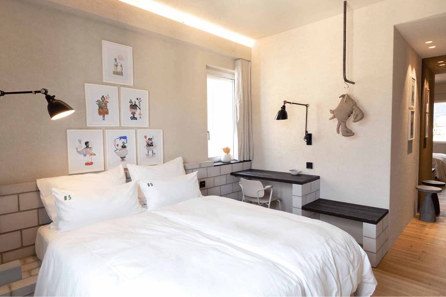 Premium bedding, in-room safe, individually decorated