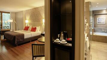 1 habitación, minibar, caja de seguridad en la habitación y escritorio