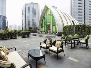 2 Restaurants, Frühstück, Mittagessen, Abendessen, chinesische Küche