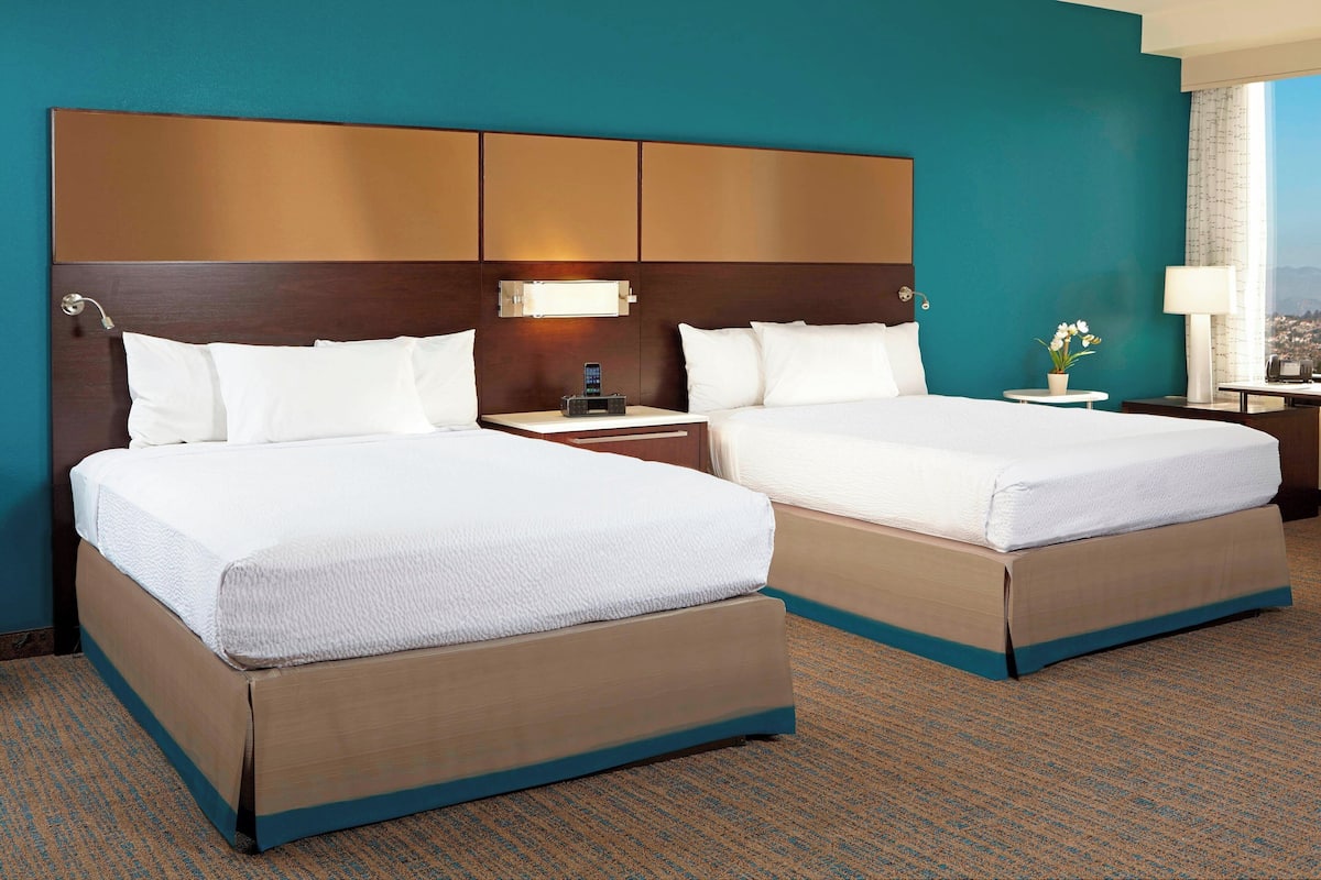 1 bedroom, pillowtop beds, in-room safe, desk