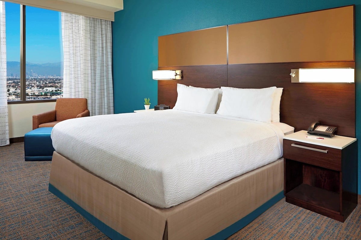 1 bedroom, pillowtop beds, in-room safe, desk