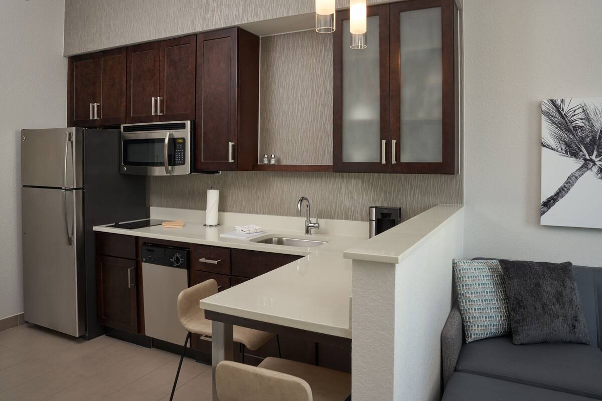 1 bedroom, premium bedding, in-room safe, desk