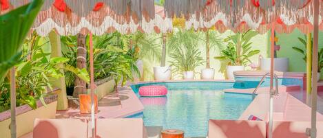 Outdoor pool, pool loungers