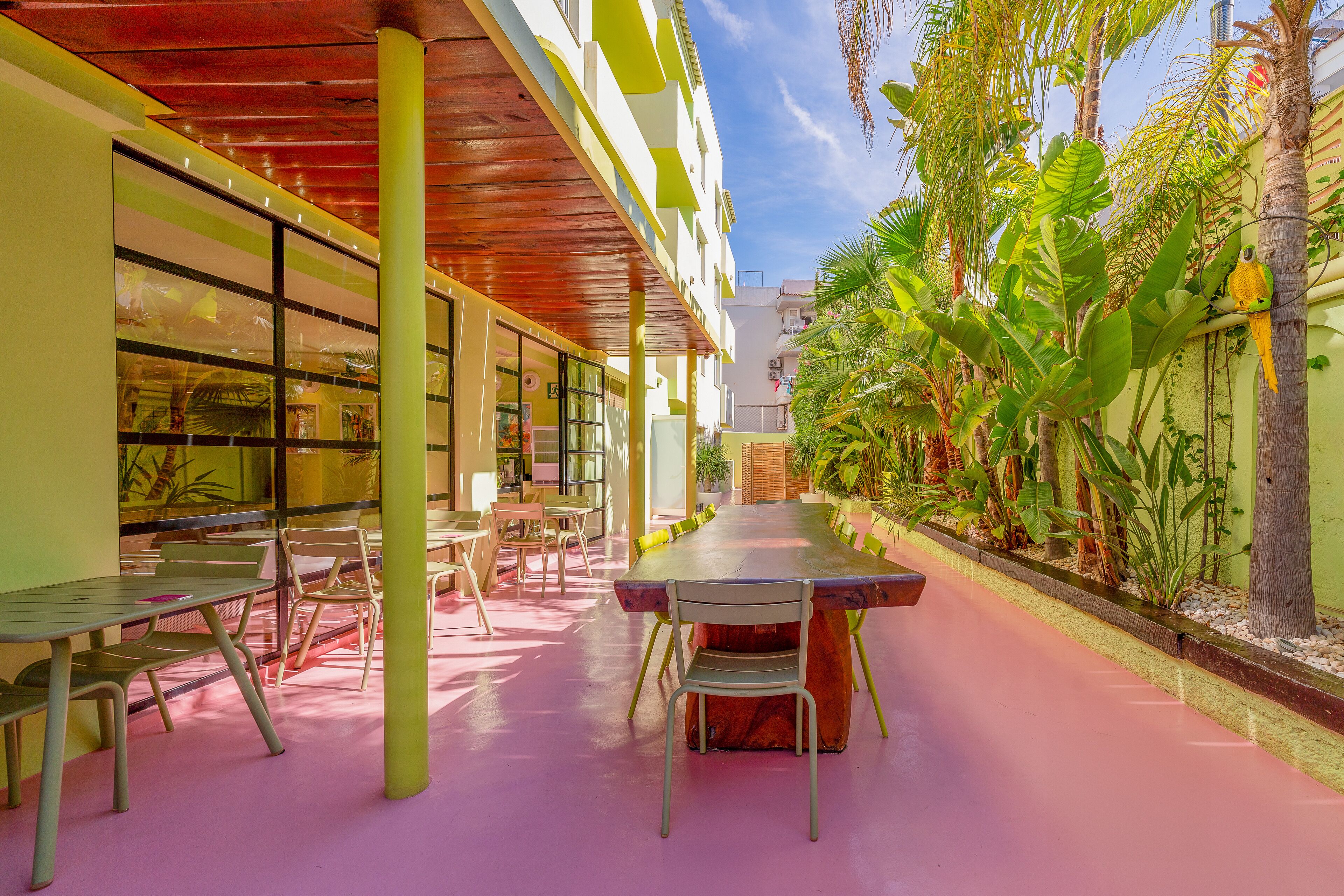 Café da manhã com buffet todos os dias (EUR 18 por pessoa) 