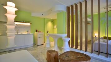 Een minibar, een kluis op de kamer, verduisterende gordijnen