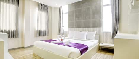 Penthouse, 2 Bedrooms | Minibar, in-room safe, free WiFi