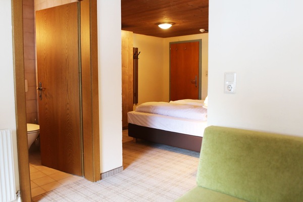 Family Room, Mountain View | Hypo-allergenic bedding available, WiFi (free), bed sheets