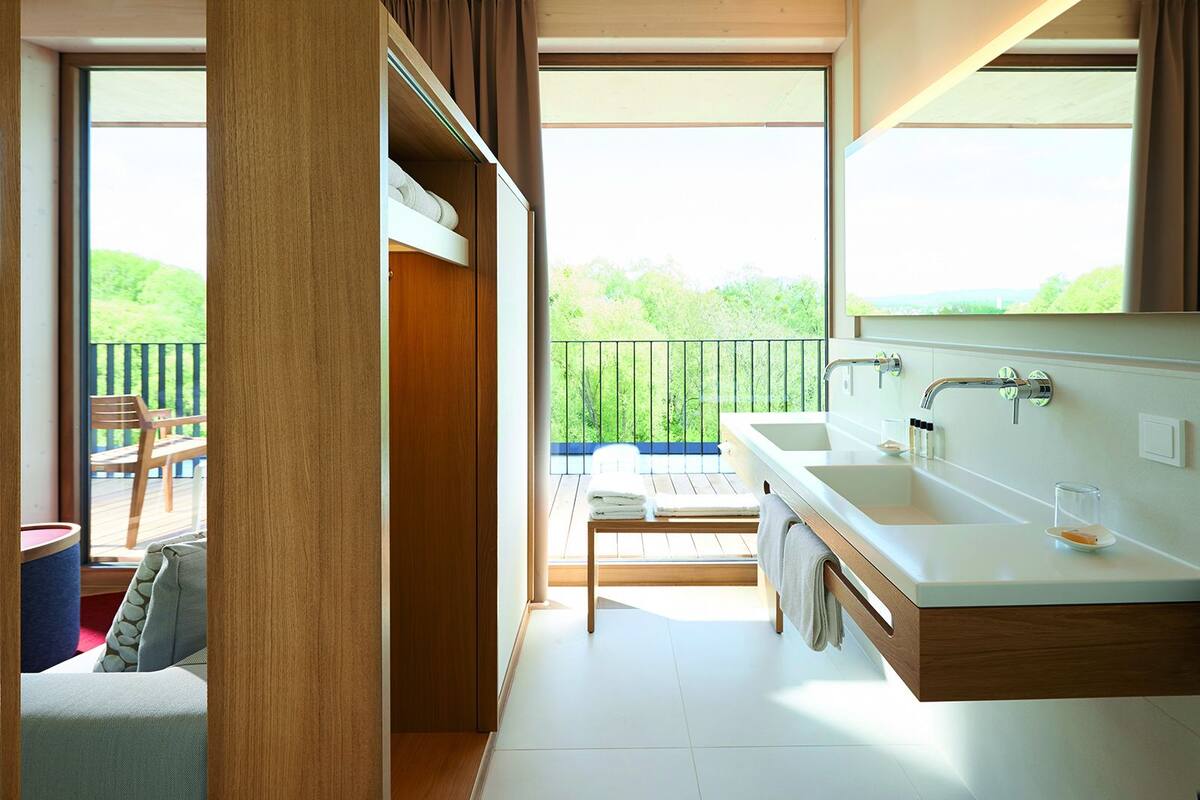 panoramic double room (exquisite) | bathroom | shower, free toiletries, hair dryer, bathrobes