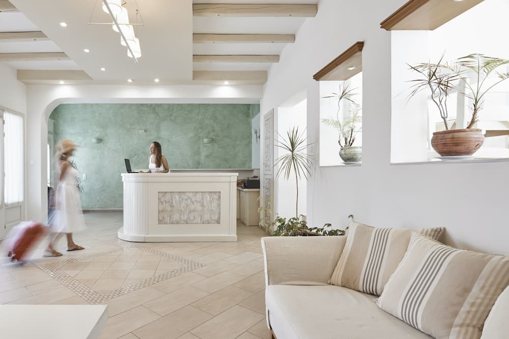 Nissos Thira Hotel