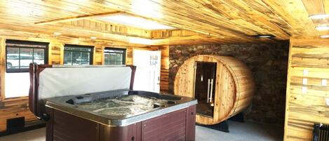 Indoor spa tub