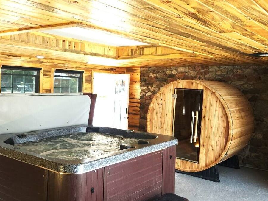 Banyera d'hidromassatge coberta