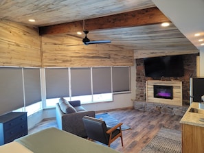 Living area - Silver Ridge Lodge (Salida)