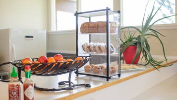 含每日全套早餐