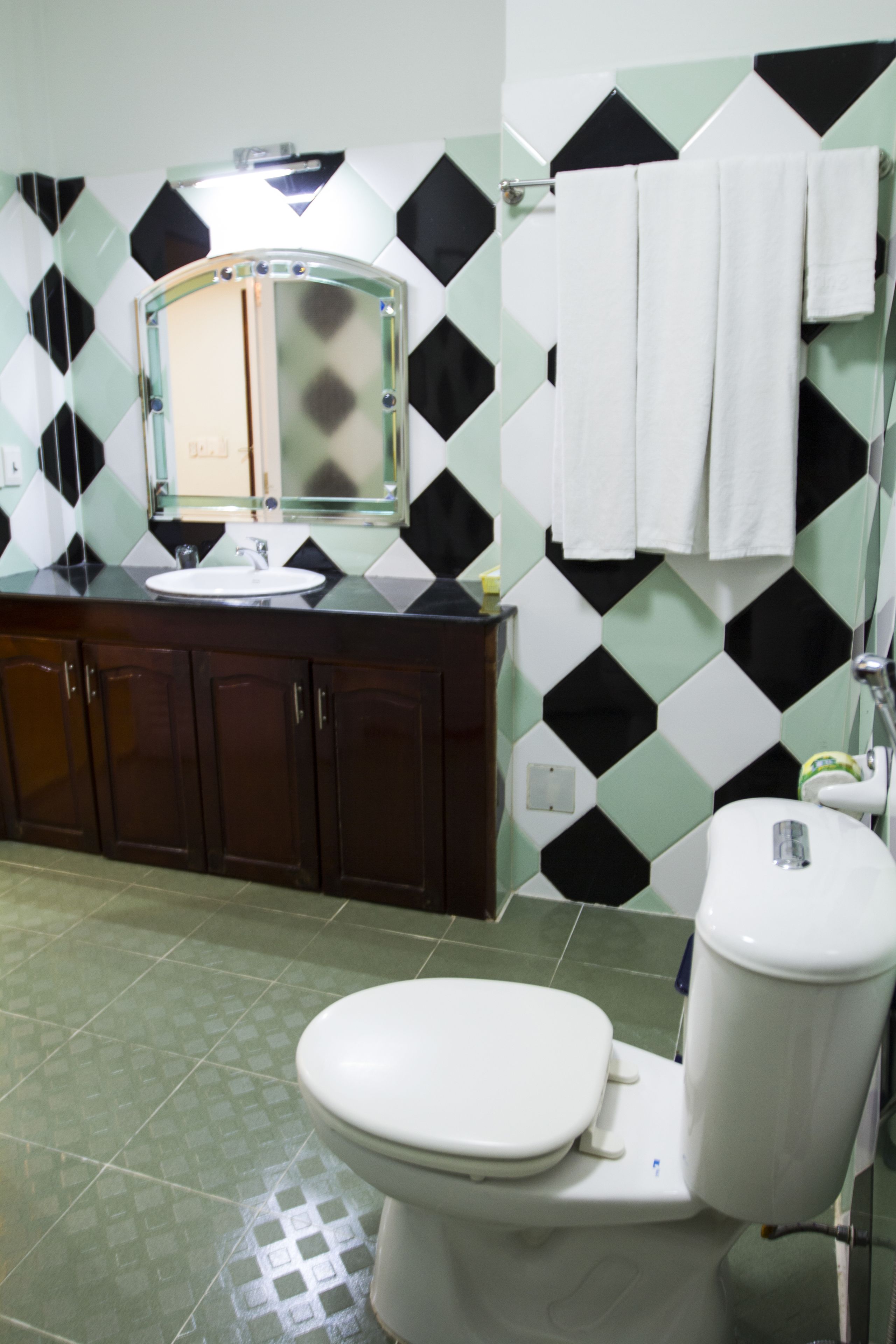 deluxe triple room | minibar, in-room safe, desk, free wifi