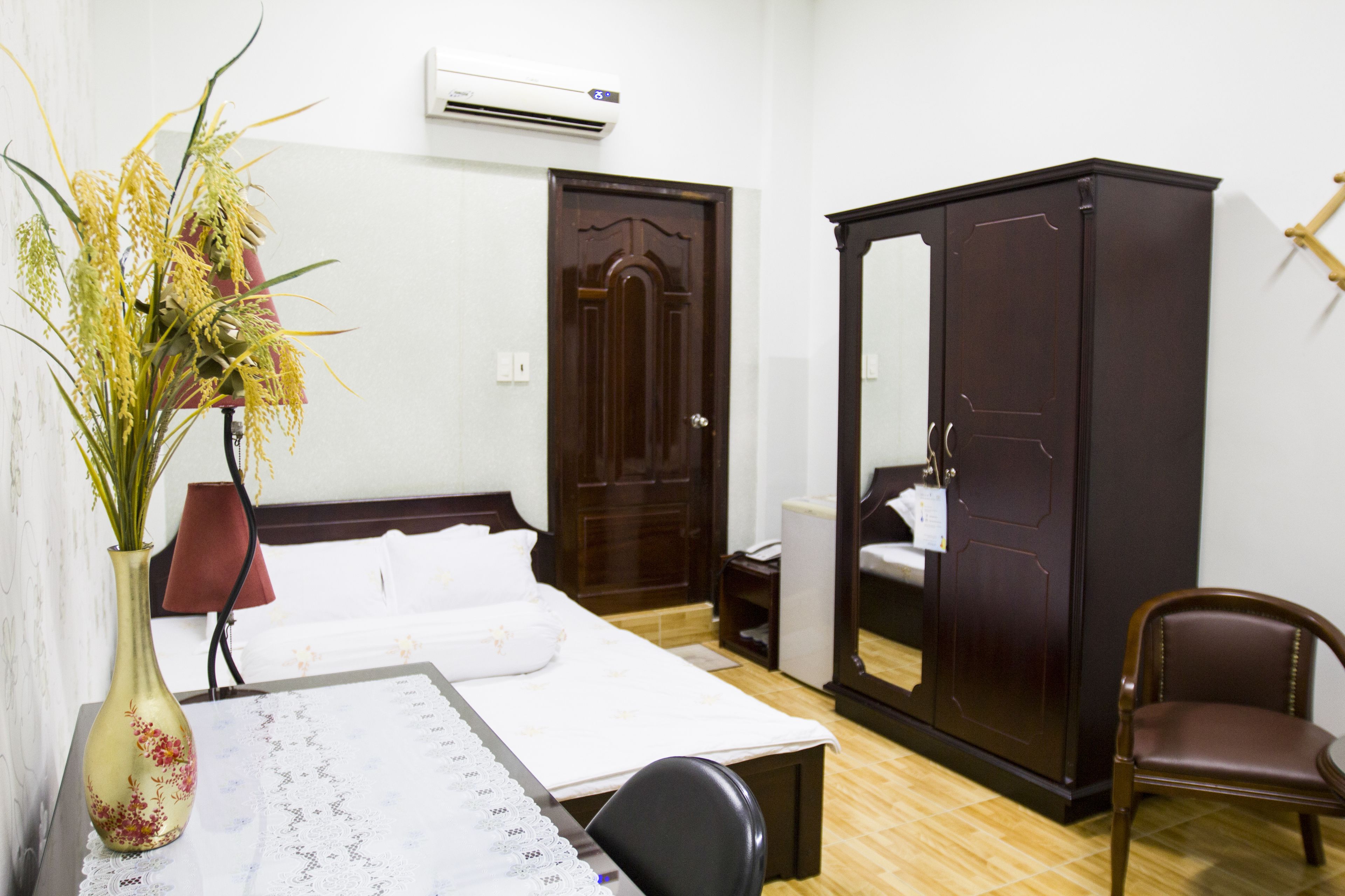deluxe double room | minibar, in-room safe, desk, free wifi