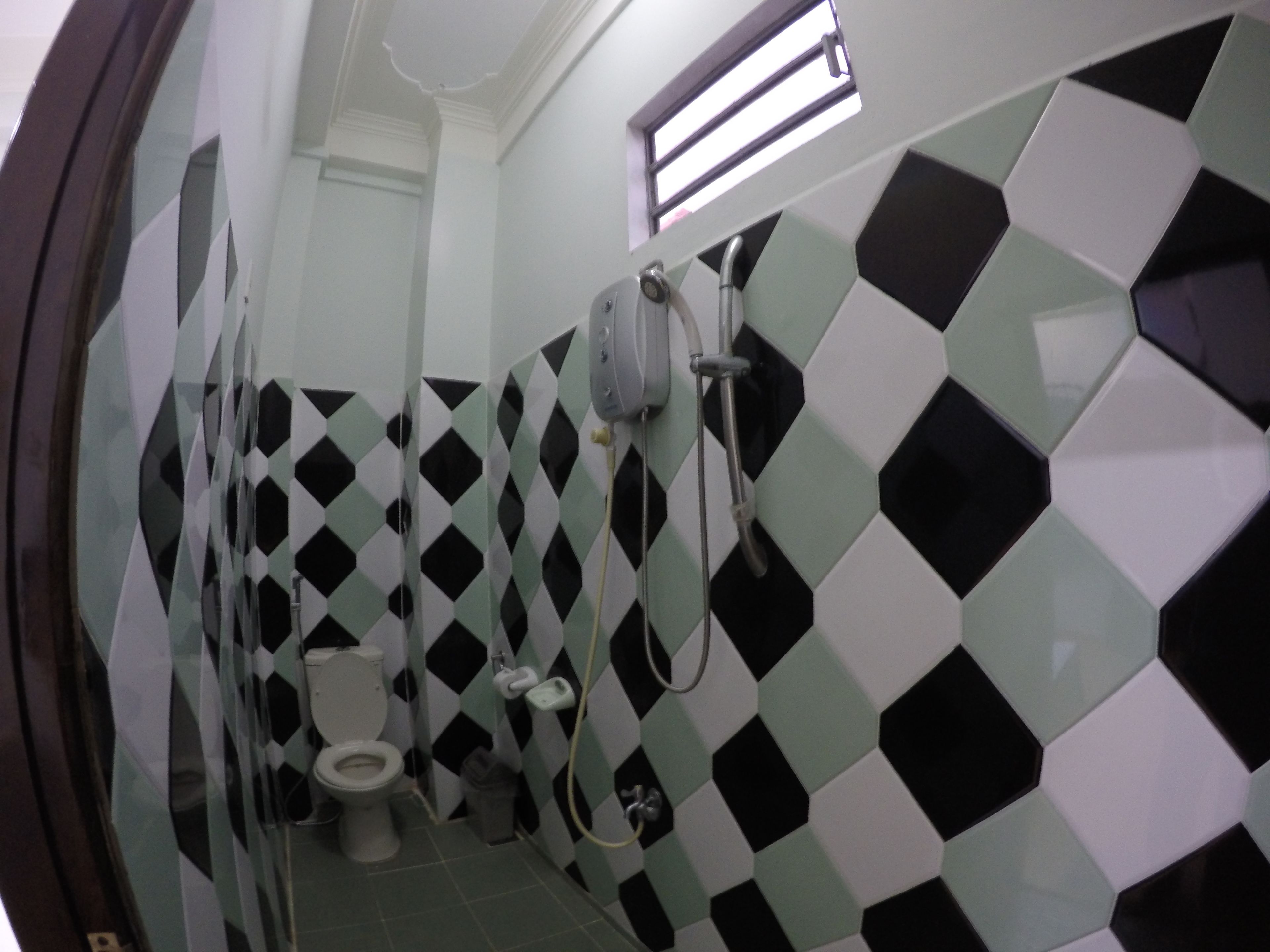 standard room | bathroom | bathtub, free toiletries, hair dryer, slippers