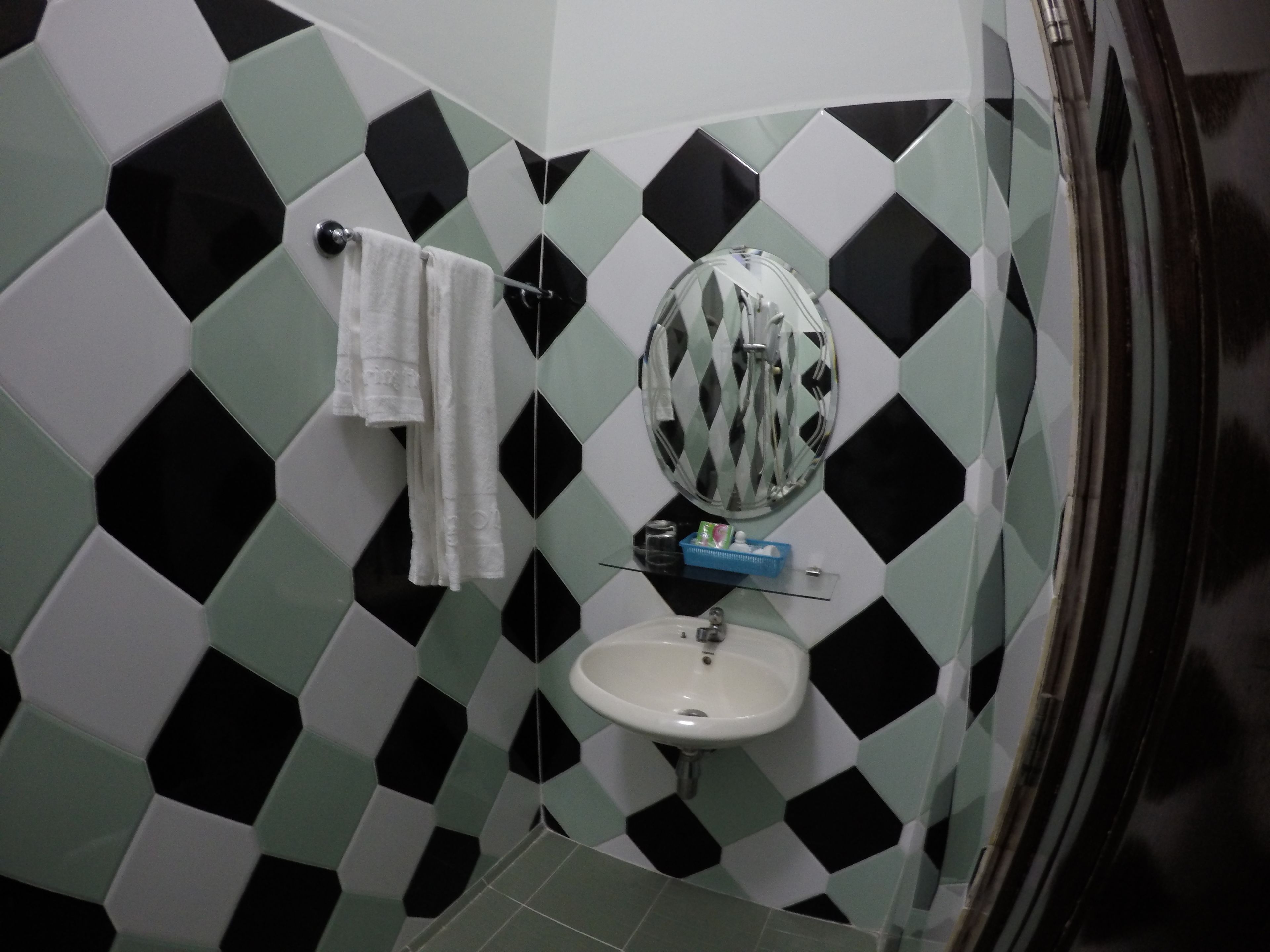 standard room | bathroom | bathtub, free toiletries, hair dryer, slippers