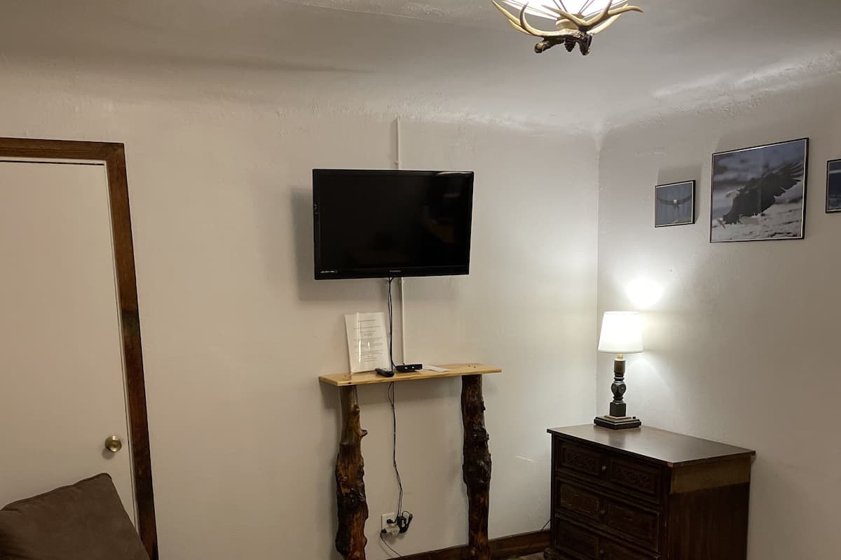 Single Room, 1 Queen Bed, Non Smoking, Ground Floor | 1 bedroom, memory foam beds, individually decorated