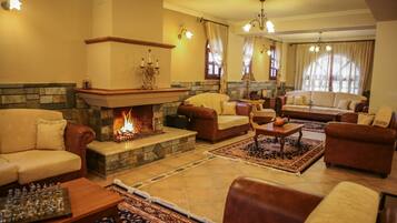 Coin salon dans le hall