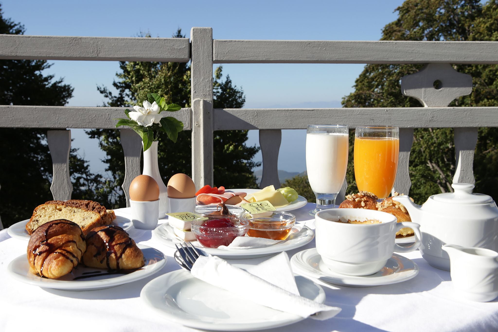 Free daily local cuisine breakfast