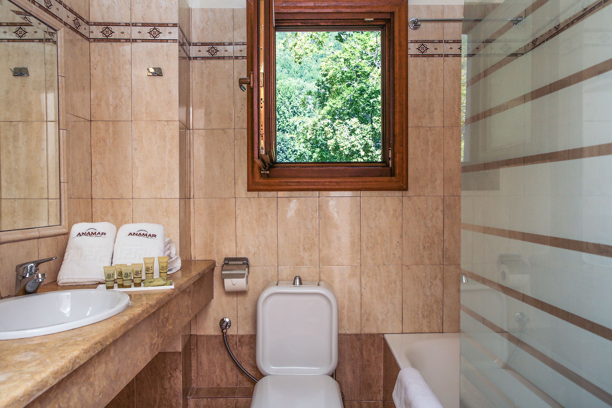 superior double room, fireplace | bathroom | bathtub, deep-soaking bathtub, free toiletries, hair dryer