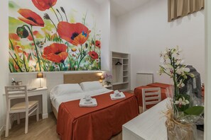 Ropa de cama de alta calidad, minibar, escritorio