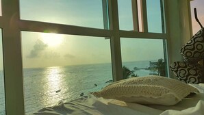 Deluxe Apartment, Multiple Beds, Sea View, Oceanfront | Living area - Sheylla's Place PathWay (San Andrés)