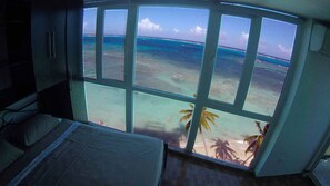Deluxe Apartment, Multiple Beds, Sea View, Oceanfront | Egyptian cotton sheets, hypo-allergenic bedding, in-room safe - Sheylla's Place PathWay (San Andrés)