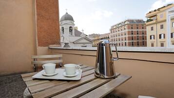 Double Room, Balcony | Room service - dining