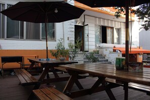 View from room - Hongdae Orange Guesthouse (Seoul)