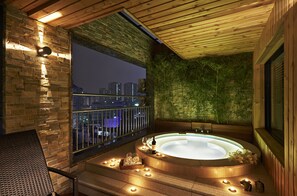 Bañera de hidromasaje interior