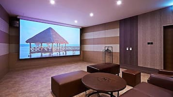 Suite (Multi)- bigger than most rooms in seoul | Living area | 47-inch LED TV with cable channels, TV, computer