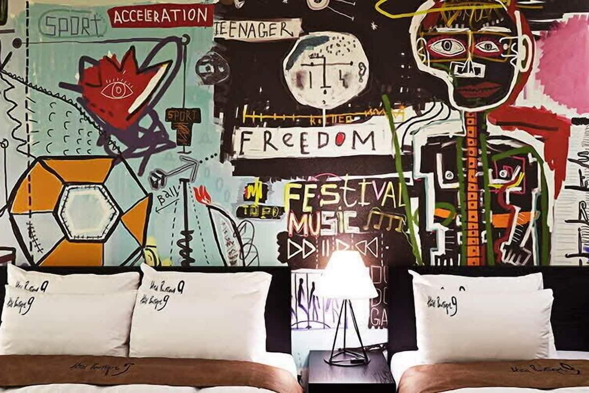 Customized Suite Twin (bigger than most rooms in seoul)