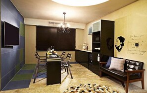 Suite (SPA)-bigger than most rooms in seoul | Living area