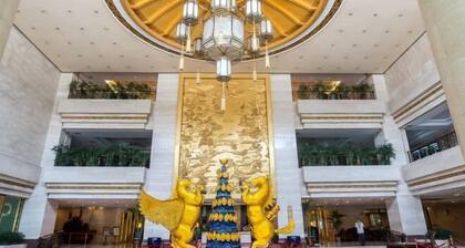 Oriental International Hotel