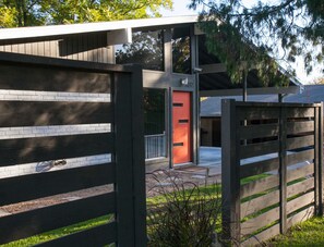 Businesspientalo (The Peach Door) | Terassi/patio