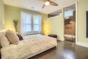 Business Bungalow (The Red House) | 2 bilik tidur, ruang kerja komputer riba, seterika/papan seterika 