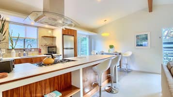 Business Townhome - The Gold Door | Private kitchen | Full-size fridge, microwave, oven, stovetop