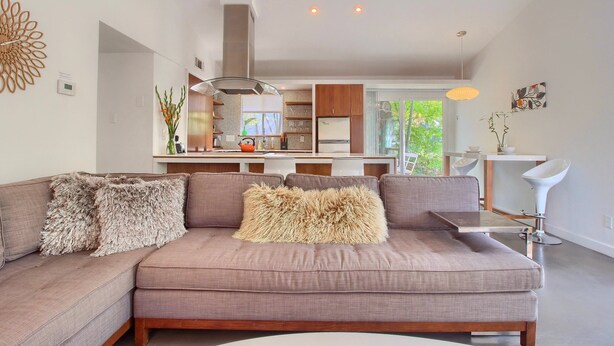 Unclassified image, 1 of 183, button - Travis Heights Modern I (Austin)