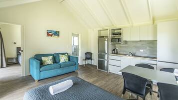 One Bedroom Self-Contained Cabin | Living area