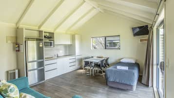 One Bedroom Self-Contained Cabin | Private kitchen
