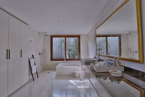 Villa, 3 Bedrooms, Private Pool | Bathroom