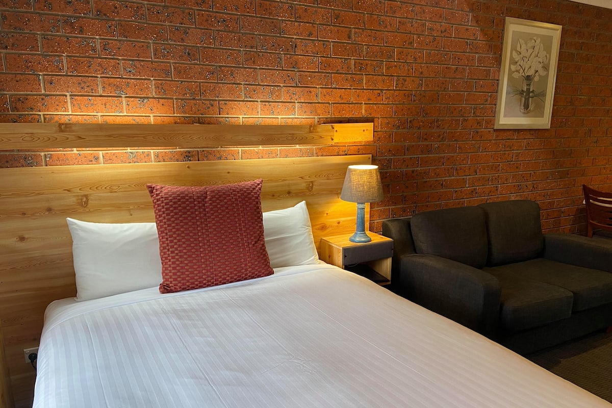 Split level loft - Room 11 | 1 bedroom, premium bedding, minibar, individually furnished