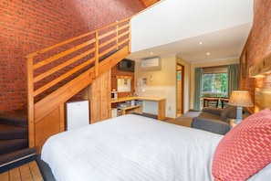 Premium bedding, minibar, individually furnished, laptop workspace - AAt 28 Goldsmith Motel (Hamilton)