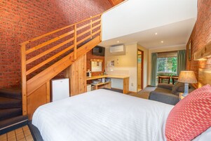 Roupas de cama premium, frigobar, individualmente mobiliados